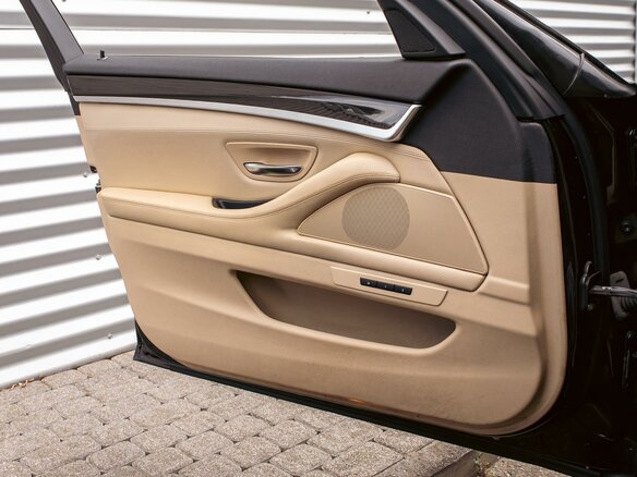 2011 BMW 5 серии 523i VI (F10/F11/F07), чёрный, 1495000 рублей - вид 11