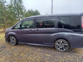 2017 Honda Stepwgn Spada V Рестайлинг, фиолетовый, 2200000 рублей, вид 3