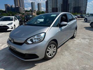 2024 Honda Fit IV Рестайлинг, серебристый, 1329999 рублей, вид 3