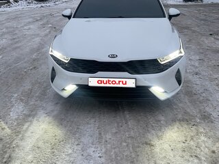 2021 Kia K5 III, белый, 2850000 рублей, вид 1