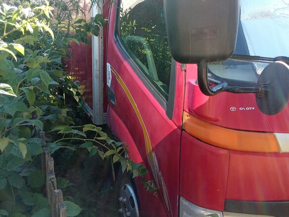 2008 Toyota Dyna, красный, 1800000 рублей - вид 2