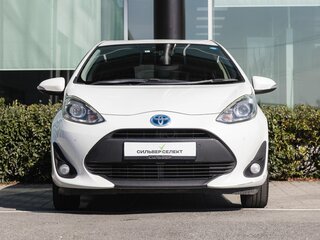 2018 Toyota Aqua I Рестайлинг 2, белый, 1220000 рублей, вид 3