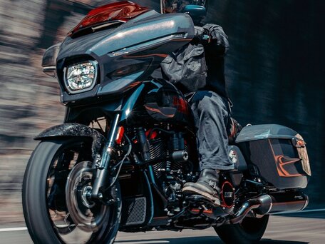 2026 Harley-Davidson CVO Street Glide, серый, 5790000 рублей, вид 2