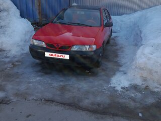 1998 Nissan Almera I (N15), красный, 198000 рублей, вид 2