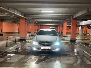 2005 Mercedes-Benz S-Класс 550 Long V (W221), серебристый, 750000 рублей, вид 4