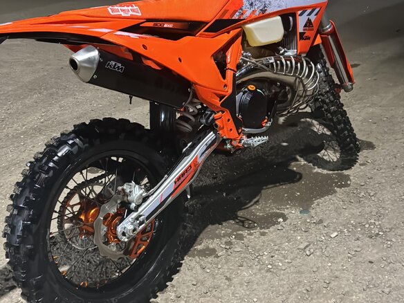 2024 KTM 300 SX, красный, 880000 рублей - вид 3
