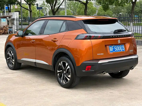 2022 Peugeot 2008 II, оранжевый, 1200000 рублей, вид 4