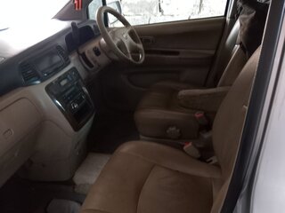 2001 Nissan Liberty, серебристый, 380000 рублей, вид 3