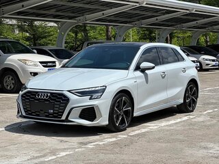 2023 Audi A3 Sportback 35 TFSI IV (8Y), белый, 1470000 рублей, вид 1