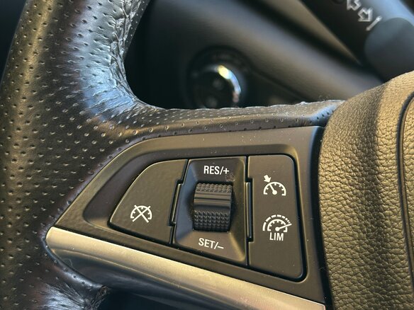 2012 Opel Astra GTC J Рестайлинг, красный, 970000 рублей - вид 13