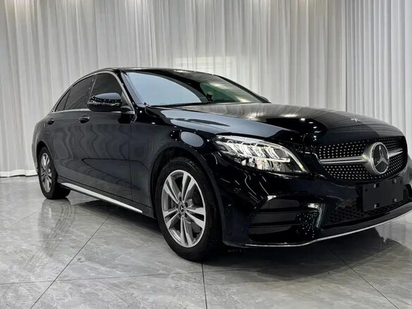 2021 Mercedes-Benz C-Класс 200 L IV (W205) Рестайлинг, чёрный - вид 1