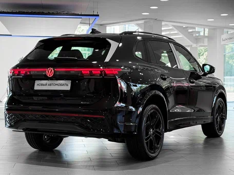 2026 Volkswagen Tiguan L Pro III (China Market), чёрный, 4870000 рублей, вид 4