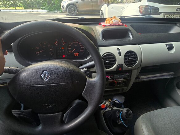 2005 Renault Kangoo I Рестайлинг, белый, 450000 рублей - вид 4