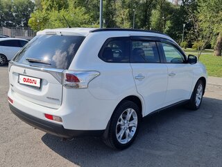 2012 Mitsubishi Outlander III, белый, 1490000 рублей, вид 4