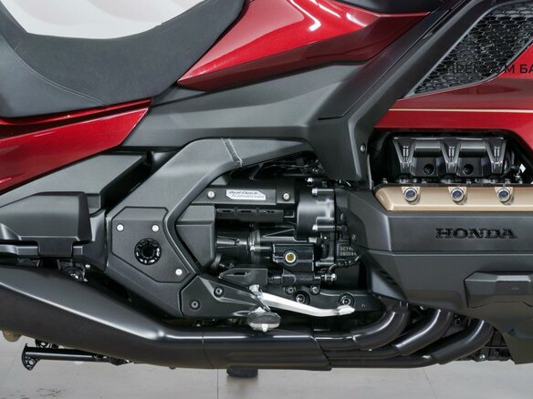 2025 Honda GL 1800 Gold Wing, красный, 3599000 рублей - вид 9