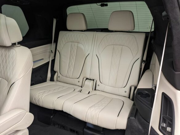 2025 BMW X7 40i I (G07) Рестайлинг, чёрный, 15300000 рублей - вид 12