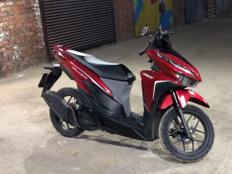 2019 Honda Click, красный, 320000 рублей, вид 1