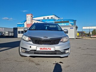 2017 Kia Rio III Рестайлинг, серебристый, 690000 рублей, вид 1