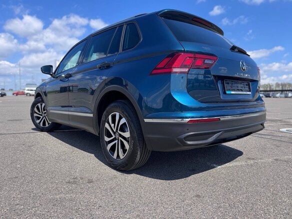 2021 Volkswagen Tiguan II Рестайлинг, синий, 2250000 рублей - вид 10