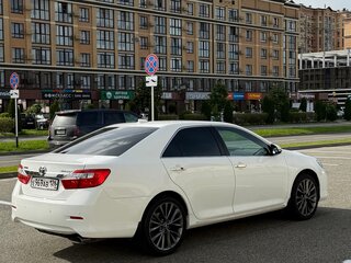 2012 Toyota Camry VII (XV50), белый, 1590000 рублей, вид 4