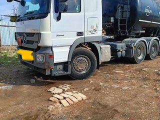 2016 Mercedes-Benz Actros, белый, 3500000 рублей, вид 2