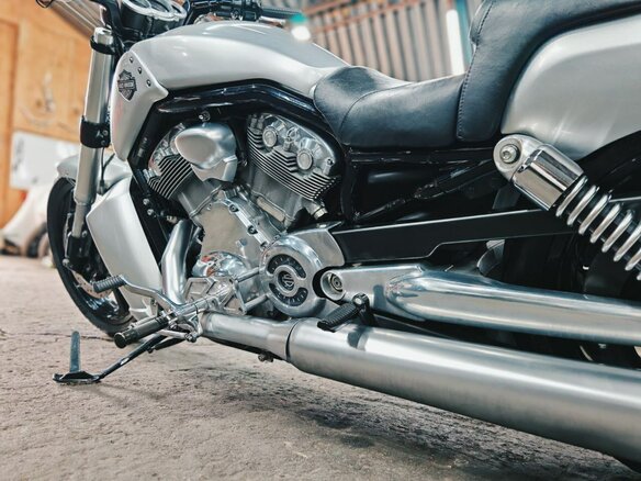 2009 Harley-Davidson V-Rod Muscle, серебристый, 1180000 рублей - вид 18
