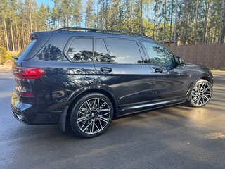 2022 BMW X7 40d I (G07), чёрный, 7500000 рублей, вид 4