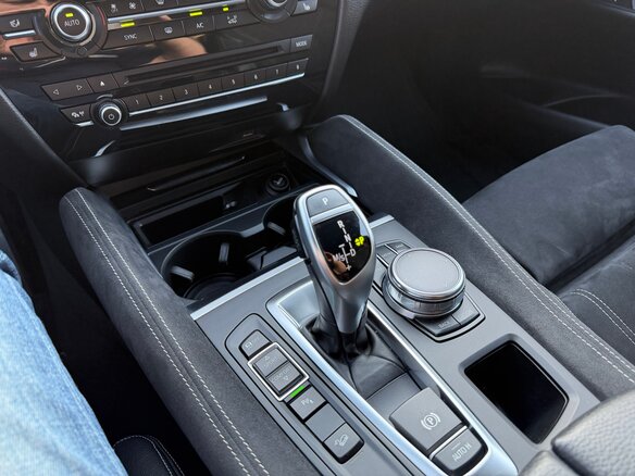 2017 BMW X6 30d II (F16), белый, 4490000 рублей - вид 13