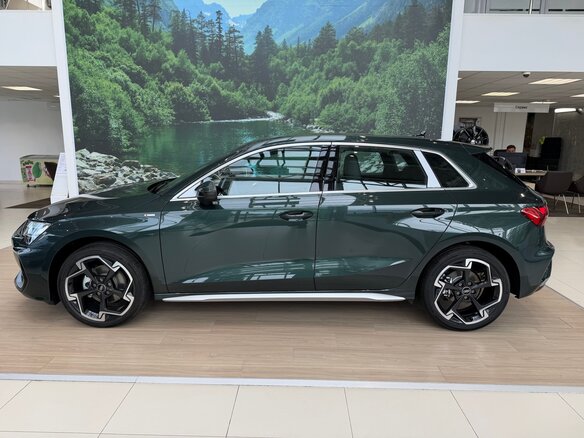 2026 Audi A3 A3L 35 TFSI IV (8Y) Рестайлинг, зелёный - вид 2