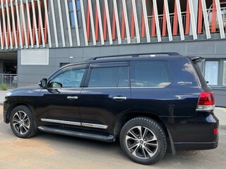 2018 Toyota Land Cruiser 200 Series Рестайлинг 2, чёрный, 7800000 рублей, вид 3