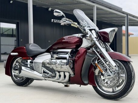 2004 Honda Valkyrie 1800, красный, 2350000 рублей, вид 1