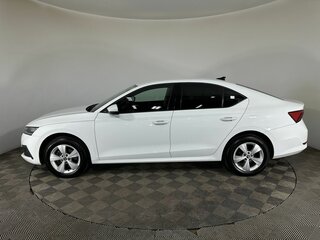 2021 Skoda Octavia IV (A8), белый, 2130000 рублей, вид 5