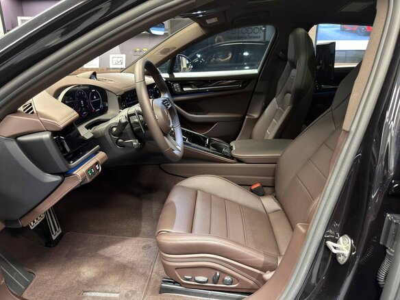 2026 Porsche Panamera 4 E-Hybrid Executive III, чёрный, 26990000 рублей - вид 1