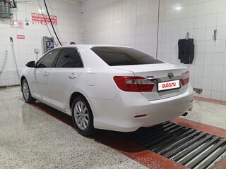2013 Toyota Camry VII (XV50), белый, 1300000 рублей, вид 4