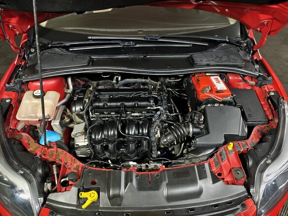 2011 Ford Focus III, красный - вид 10
