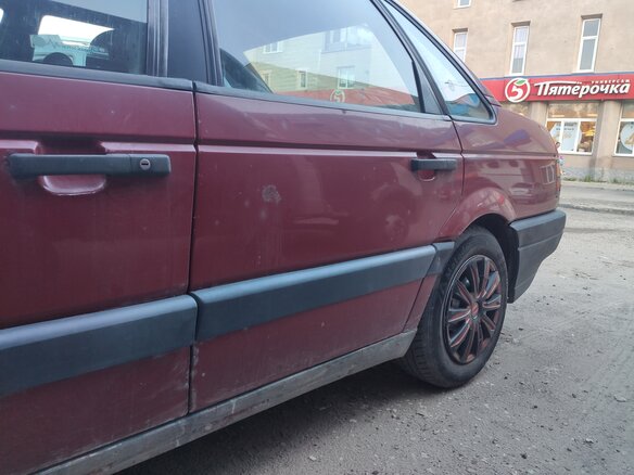 1991 Volkswagen Passat B3, пурпурный - вид 1