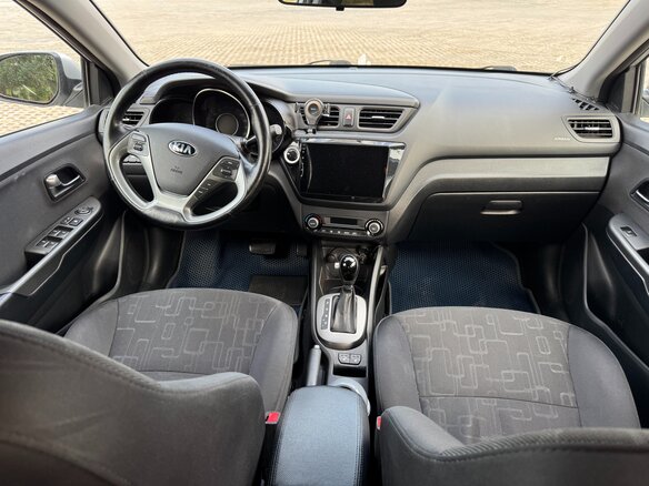 2016 Kia Rio III Рестайлинг, серебристый, 1183000 рублей - вид 12