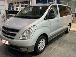 Hyundai H-1 II