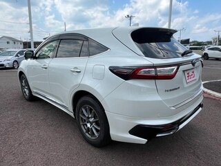 2018 Toyota Harrier III (XU60) Рестайлинг, белый, 2330000 рублей, вид 4
