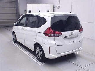 2019 Honda Freed II Рестайлинг, белый, 1500000 рублей, вид 2