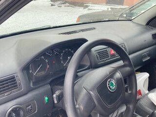 2010 Skoda Octavia I (A4) Рестайлинг, белый, 500000 рублей, вид 2