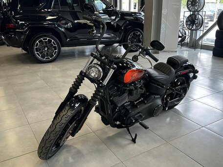 2022 Harley-Davidson Street Bob, чёрный, 1500000 рублей, вид 1