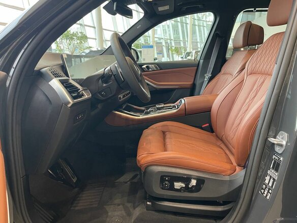 2025 BMW X5 40i IV (G05/G18) Рестайлинг, серый, 14800000 рублей - вид 13