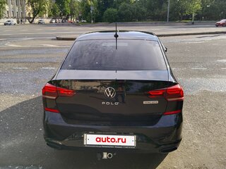 2021 Volkswagen Polo VI, чёрный, 1780000 рублей, вид 5