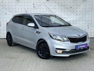 2017 Kia Rio III Рестайлинг, серебристый, 870000 рублей, вид 3