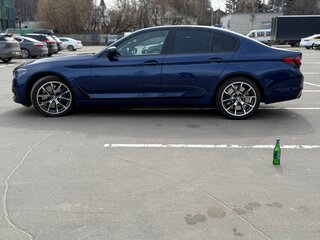 2019 BMW 5 серии 540i xDrive VII (G30/G31/G38), синий, 4520000 рублей, вид 3