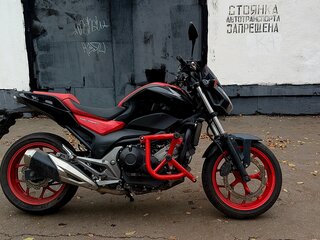 2017 Honda NC 750S, красный, 580000 рублей, вид 3