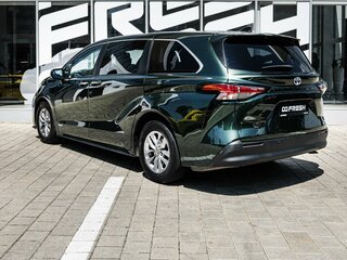 2021 Toyota Sienna IV, зелёный, 4020000 рублей, вид 2