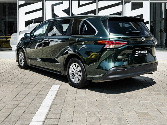 2021 Toyota Sienna IV, зелёный, 3960000 рублей - вид 1