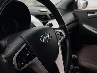 2012 Hyundai Solaris I, бежевый, 625000 рублей, вид 4